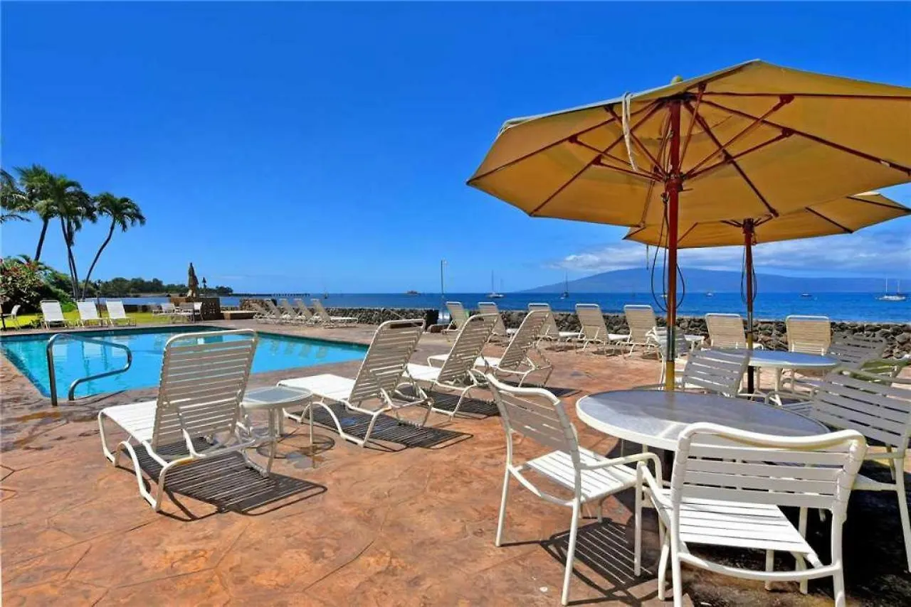 1 Bedroom Ocean Front Condo In Lahaina Town - Sleeps 4 - Lahaina Roads #204