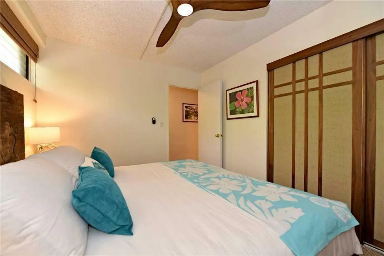 Holiday home 1 Bedroom Ocean Front Condo In Lahaina Town - Sleeps 4 - Lahaina Roads #204